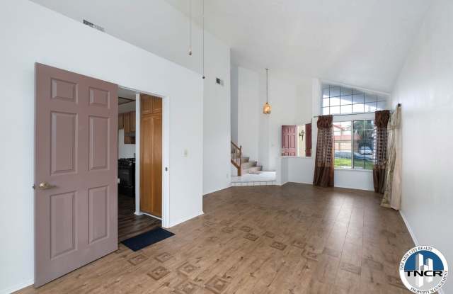 Stunning 4 BD | 3 Bath Gallery 3