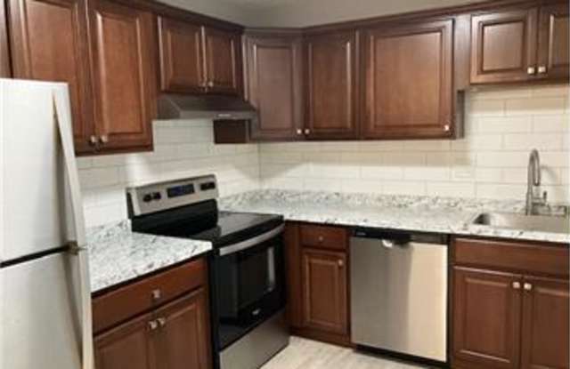 1000 Lexington St. - 1000 Lexington Street, Waltham, MA 02451