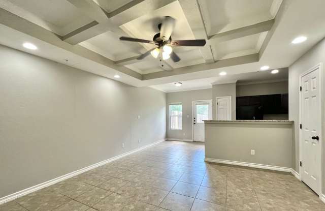 Cozy 3BR/2.5BA Townhome Near Medical Center, USAA & I-10 Gallery 4