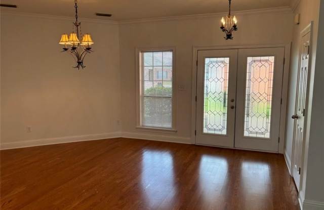 7893 Park Place Drive N Gallery 2