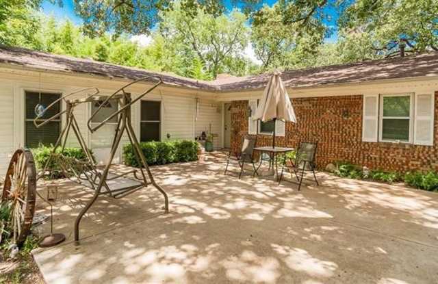 2815 Little Road Gallery 2