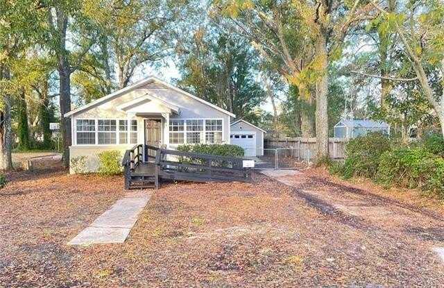 215 N CARTER Street photos photos