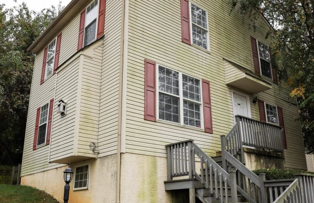 24 DUTTONVIEW DRIVE - 24 Dutton View Drive, Village Green-Green Ridge, PA 19014