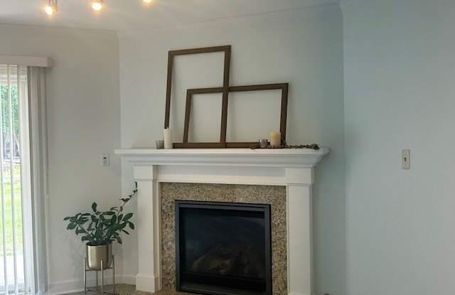 1753 Plymouth Court Gallery 4