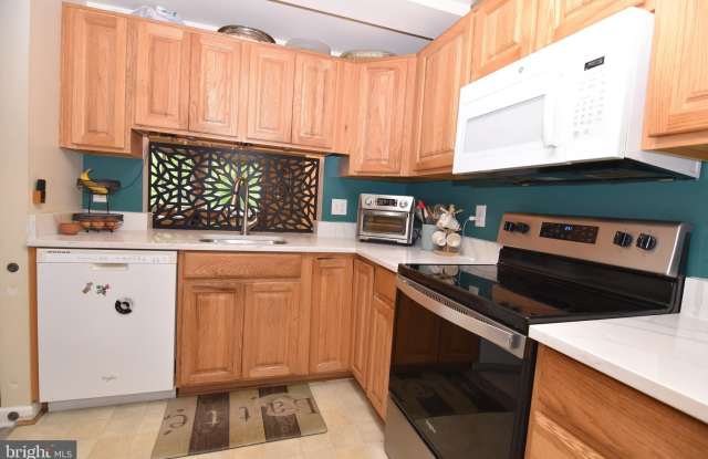 8503 GOLDEN RIDGE COURT Gallery 4