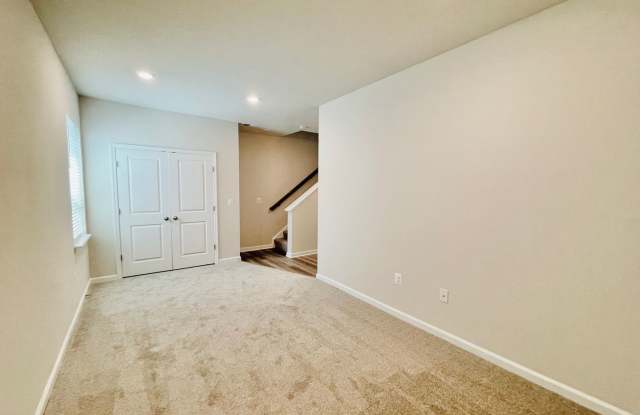 STAFFORD - CENTRAL LOCATION NEAR QUANTICO/RESTAURANTS/SHOPPING photos photos