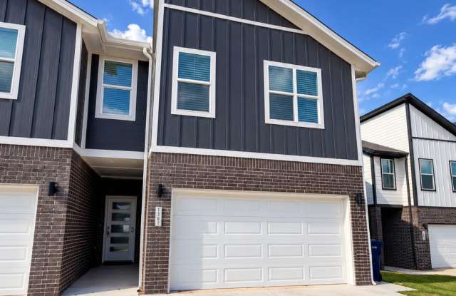 Spacious 3-Bedroom Duplex with Modern Comforts in Edmond photos photos