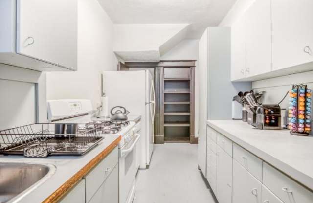 2716 Woodley Pl NW Gallery 3