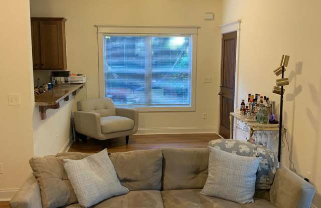 Four Bedroom Near Downtown Available for Pre-Lease! Gallery 4