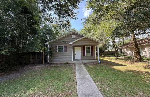 3 Bedroom 1 Bath Cottage Home in Pensacola! photos photos