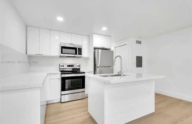 1632 NW 16th Ter photos photos