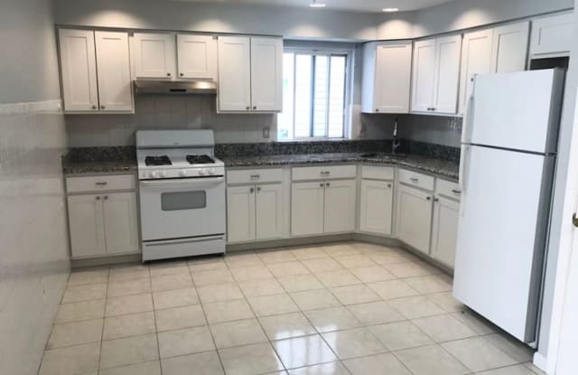 437 73th st - 437 73rd St, North Bergen, NJ 07047