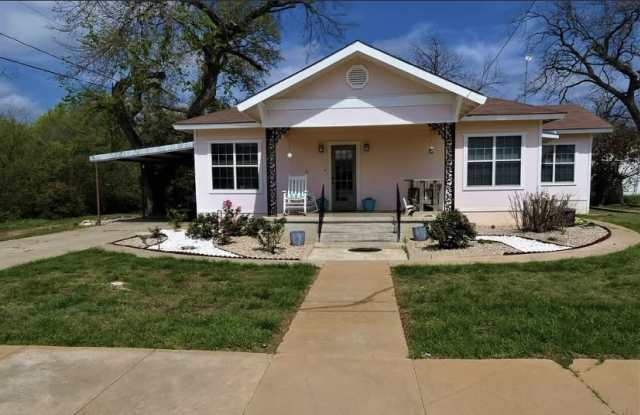 301 E Sandstone St - 301 East Sandstone Street, Llano, TX 78643 301 E Sandstone St - 301 East Sandstone Street, Llano, TX 78643