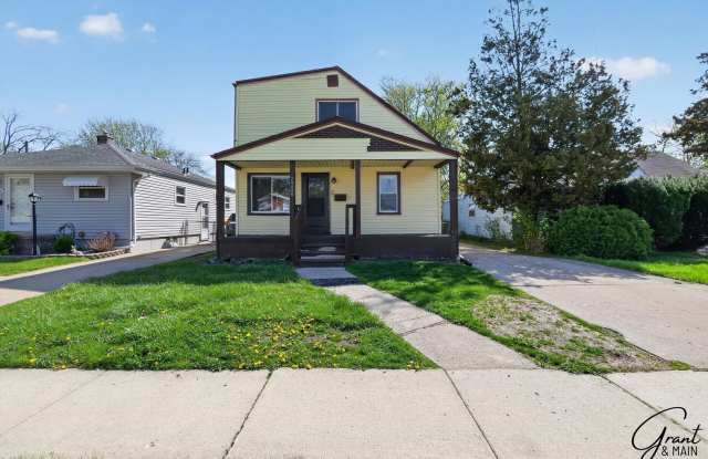 $1450 4 Bedrooms photos photos