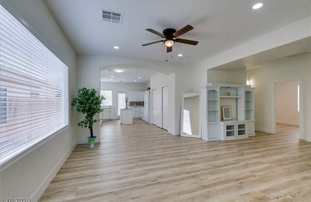 10959 Pumpkin Ridge Avenue photos photos