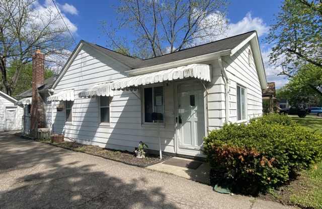 Charming 2-Bedroom Ranch for Lease in Warren photos photos