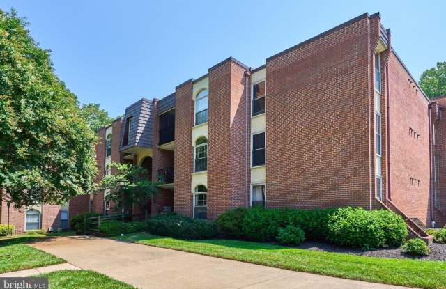 8302 TOBIN Road unit: 11 - 8302 Tobin Road, Woodburn, VA 22003