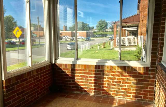 Charming 3BD/1.5BA Townhome in Eastwood, Baltimore! Gallery 4