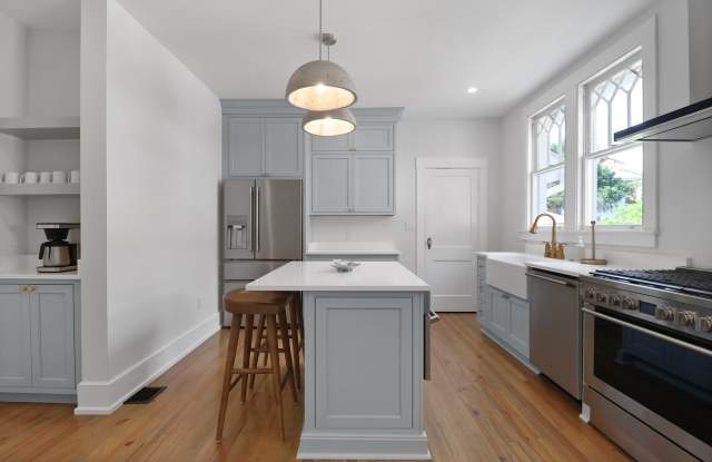 209 E 45th St - 209 East 45th Street, Savannah, GA 31405 209 E 45th St - 209 East 45th Street, Savannah, GA 31405