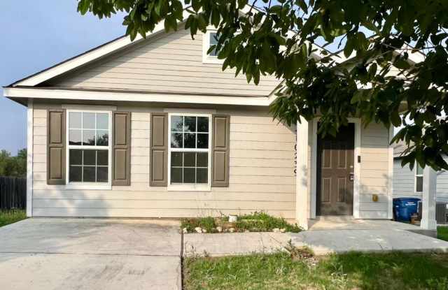 Charming 3-Bed Retreat with Open Living & Private Primary Suite in San Antonio photos photos