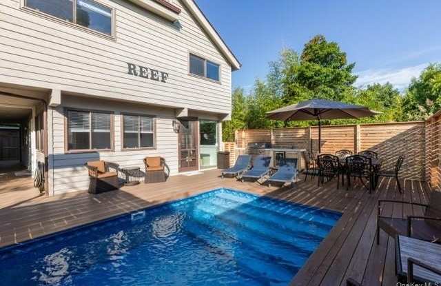 294 Wilmot Road photos photos