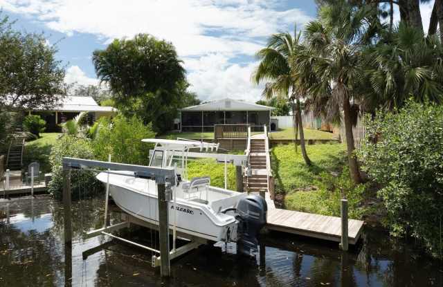 1467 SW Peninsula Lane photos photos