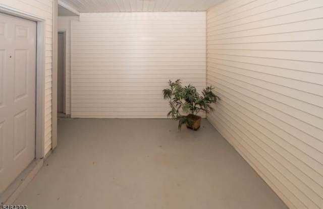 172 Potomac Dr Gallery 3