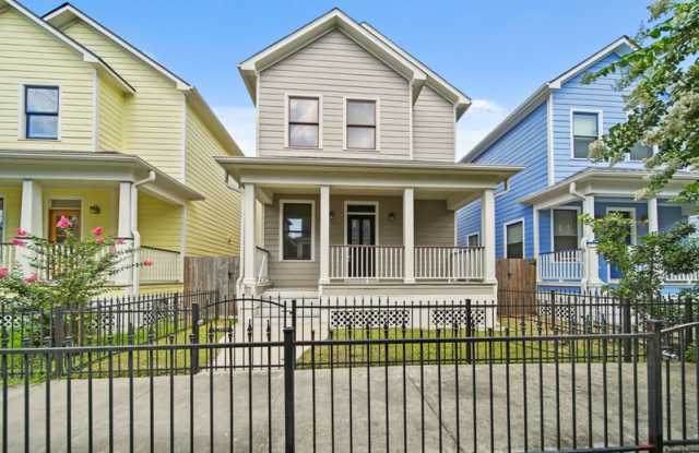 1053 West 16th Street - 1053 West 16th Street, Houston, TX 77008