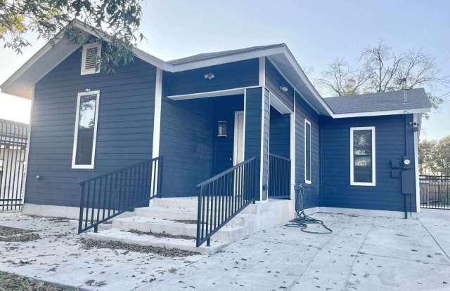 451 oak - 451 Oak Street, San Antonio, TX 78215