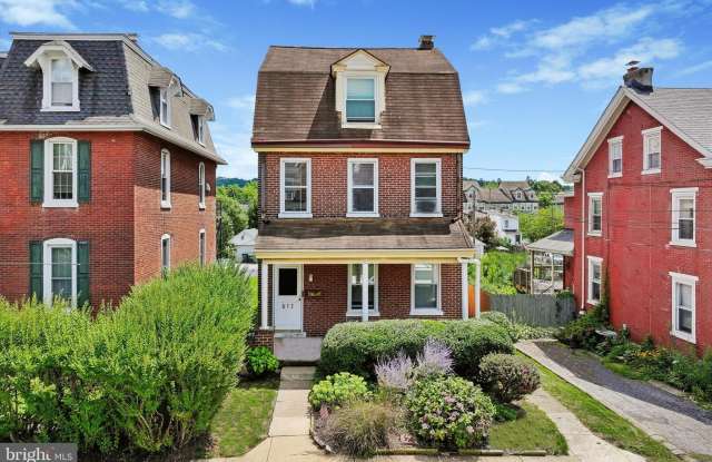 312 WASHINGTON Avenue Gallery 4