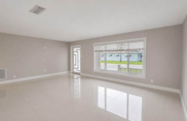 7180 NW 10th Court Gallery 3