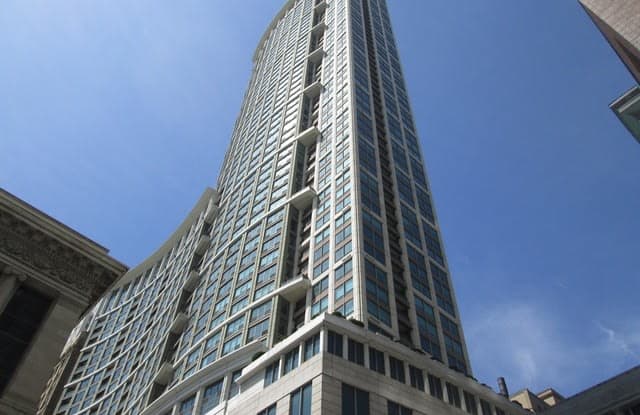 130 North GARLAND Court - 130 North Garland Court, Chicago, IL 60602