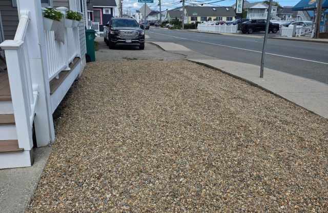104 Ashworth Avenue Gallery 2