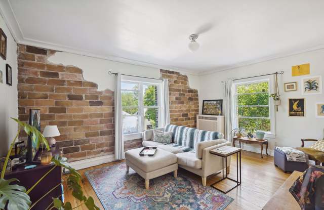 2733 Girard Ave S photos photos