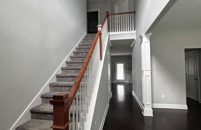 182 Caroleton Drive Gallery 2