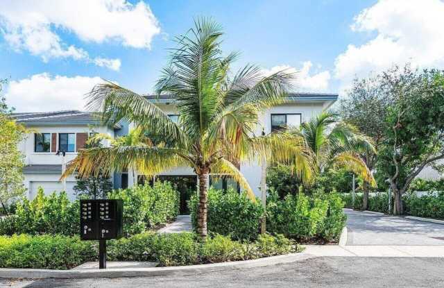 2211 Florida Boulevard Gallery 2