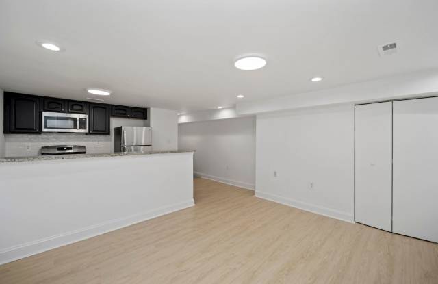 Sunlit & Fully Updated 2BR/1BA Condo in the Heart of U Street Corridor photos photos Sunlit & Fully Updated 2BR/1BA Condo in the Heart of U Street Corridor photos photos