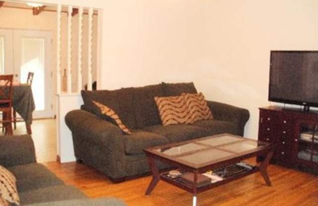 Available for immediate move in! Gallery 4