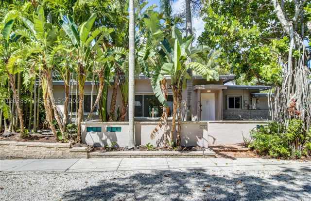 616 SW 11th Ct Gallery 2