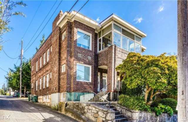 918 N 40th St - 918 North 40th Street, Seattle, WA 98103