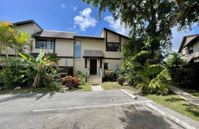 2160 Bayberry Dr Gallery 1