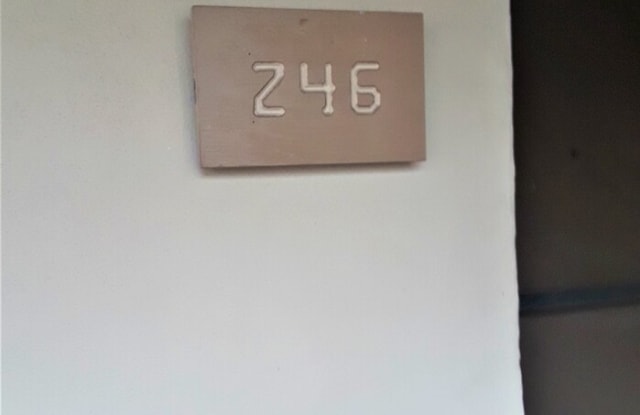 246 Orienta Point Street Gallery 3