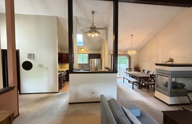 Fully Furnished South Windsor Contemporary House Gallery 4