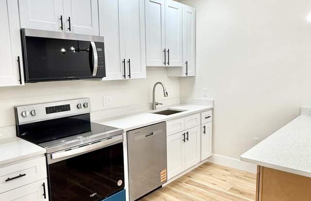 151 N YORK Street photos photos