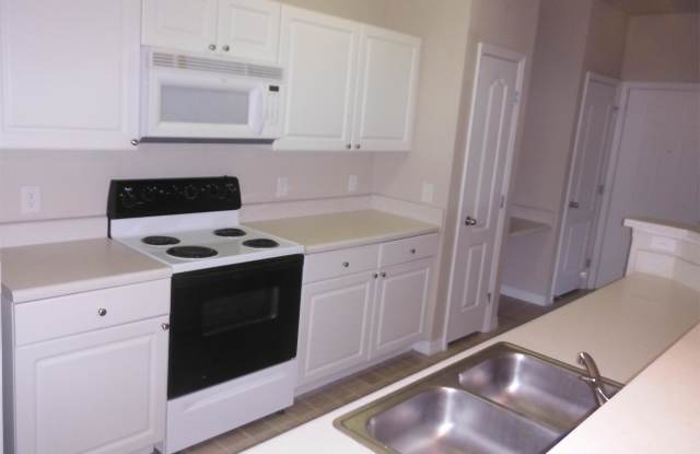 1429 Villa Capri Cir., Unit 303 Gallery 4