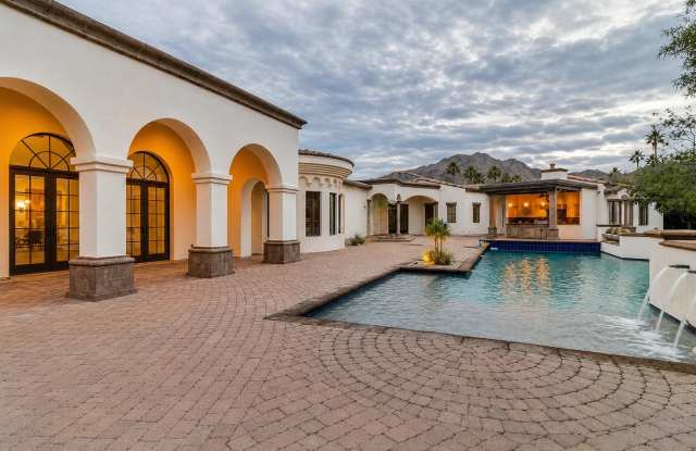 6770 E Bluebird Ln Gallery 2