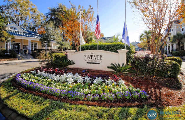 Third-Floor 2BR/2BA Condo – The Estates at Westbury photos photos