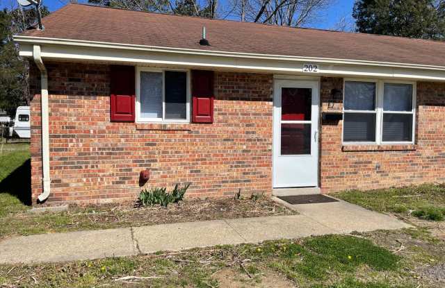 202 Eastman Ave, Colonial Heights - 202 Eastman Avenue, Colonial Heights, VA 23834