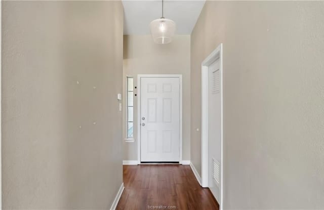 921 Windmeadows Drive Gallery 4