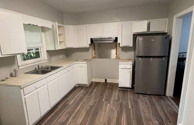 3 Bedroom 1 Bath Gallery 4